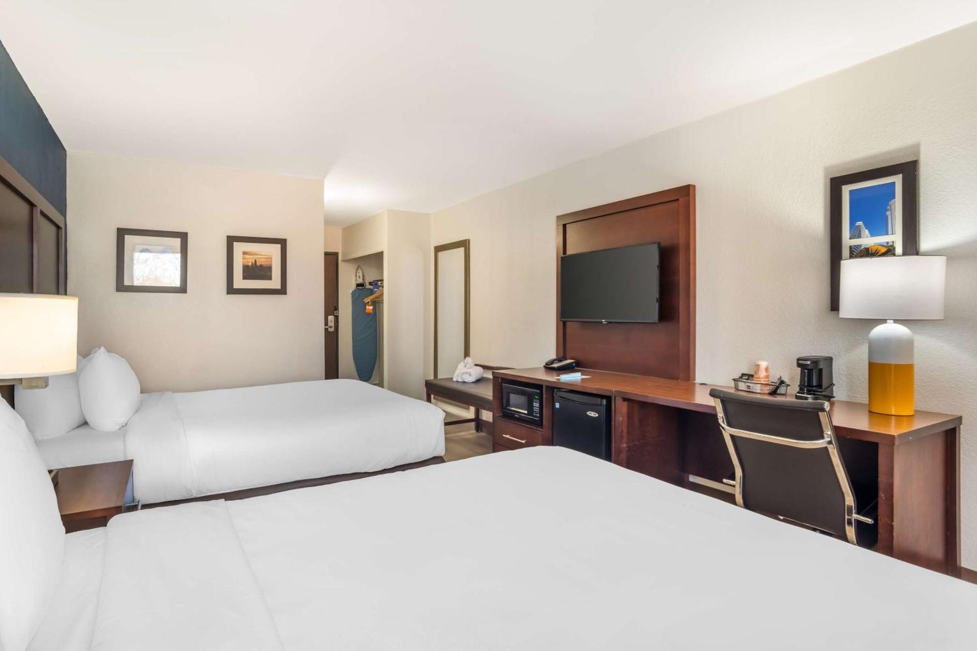 Comfort Inn Charlotte Airport Uptown Exterior foto